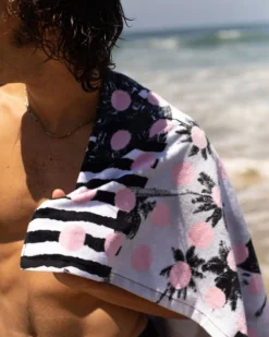 LEUS PARKER COFFIN TOWEL -Reef Surf Shop 3V3A2636 2968 99336.1673632356