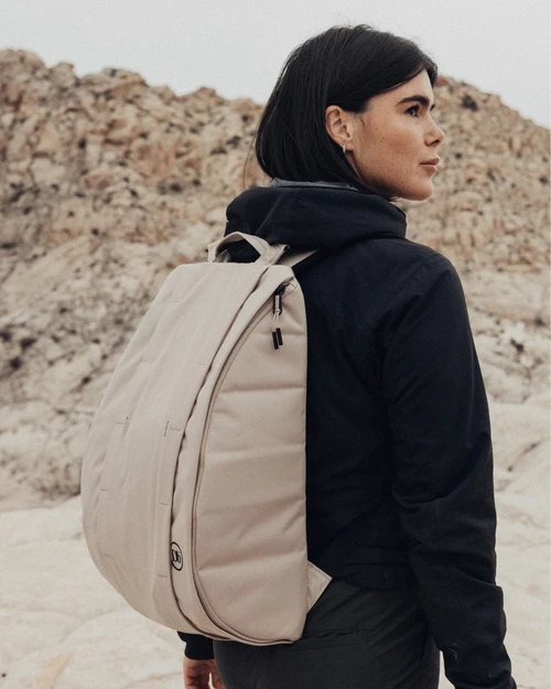 DB BOARD BAGS HUGGER BASE BACKPACK 15L FOGBOW BEIGE (EX) 2 DB BOARD BAGS HUGGER BASE BACKPACK 15L FOGBOW BEIGE (EX) - Image 2