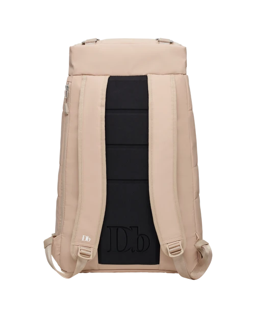DB BOARD BAGS HUGGER BACKPACK 30L DESER KHAKI (EX) 4 DB BOARD BAGS HUGGER BACKPACK 30L DESER KHAKI (EX) - Image 4