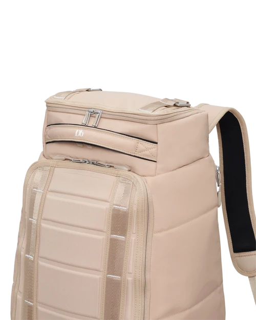 DB BOARD BAGS HUGGER BACKPACK 30L DESER KHAKI (EX) 6 DB BOARD BAGS HUGGER BACKPACK 30L DESER KHAKI (EX) - Image 6