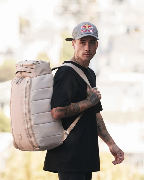 DB BOARD BAGS HUGGER BACKPACK 30L DESER KHAKI (EX) 2 DB BOARD BAGS HUGGER BACKPACK 30L DESER KHAKI (EX) - Image 2