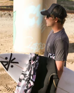 LEUS PARKER COFFIN TOWEL -Reef Surf Shop leus beachtowel parker coffin lifestyle6 58360.1673632355