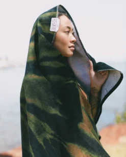 LEUS TIE DYE BEACH ECO TOWEL -Reef Surf Shop leus beachtowel tie dye camo 3 06663.1673632274