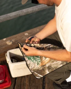 LEUS REALTREE FISHING ECO TOWEL -Reef Surf Shop leus fishingtowel realtree4 83408.1673632313