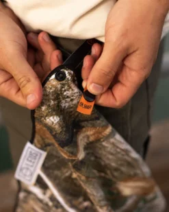 LEUS REALTREE FISHING ECO TOWEL -Reef Surf Shop leus fishingtowel realtree7 60122.1673632313