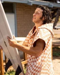 LEUS TERRACOTTA PONCHO - LARGE (EX) -Reef Surf Shop leus proponcho terracotta lifestyle1 95793.1691177164