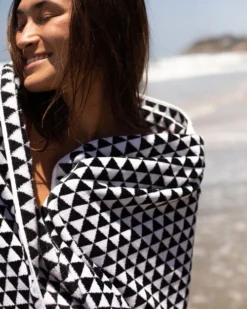 LEUS DELTA BEACH TOWEL (EX) -Reef Surf Shop leus xlbeachtowel delta lifestyle2 98020.1691177194