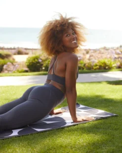 LEUS TULIP TOWEL 6 LEUS TULIP TOWEL -Reef Surf Shop leus yogatowel tulip3 56174.1673632378