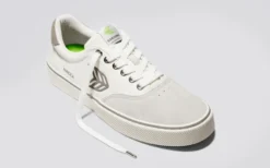 CARIUMA NAIOCA PRO VINTAGE WHITE WOMEN'S SHOE -Reef Surf Shop naioca skate off white vintage grey logo sneaker.feature 1 d04c9131 89f2 4499 a0df 5501f373b404 26826.1674596497