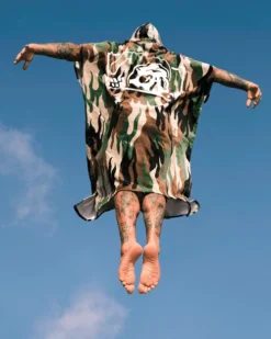 LEUS SKETCHY TANK ORIGINAL ECO PONCHO -Reef Surf Shop sketchy floating 13260.1673632273