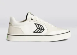 CARIUMA VALLELY VINTAGE WHITE MEN'S SHOE -Reef Surf Shop vallely skate off white black cordura suede sneaker.slideshow1 09740.1674596386
